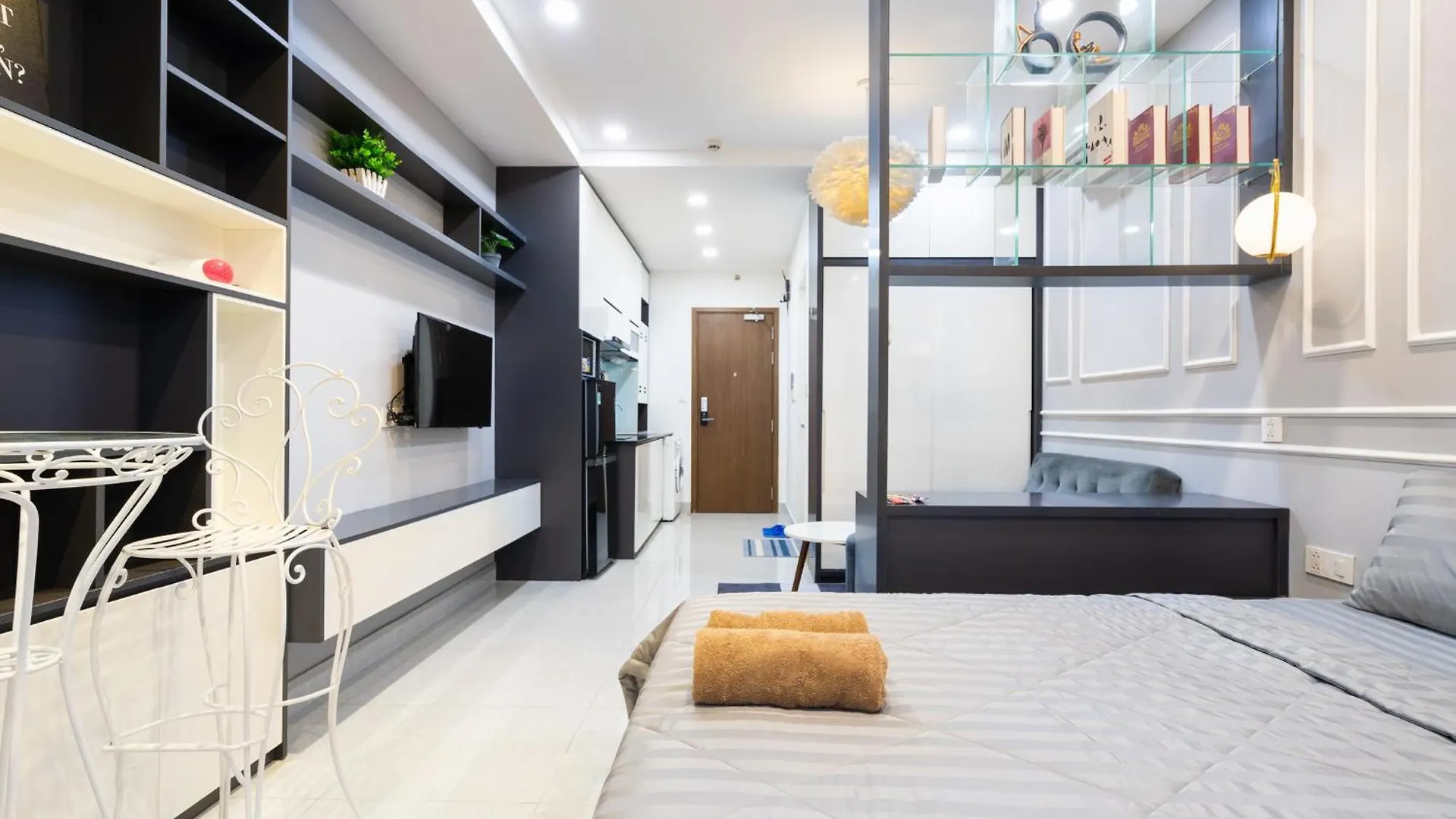 Emerald Apartment Millennium Free Pool Ho Chi Minh City