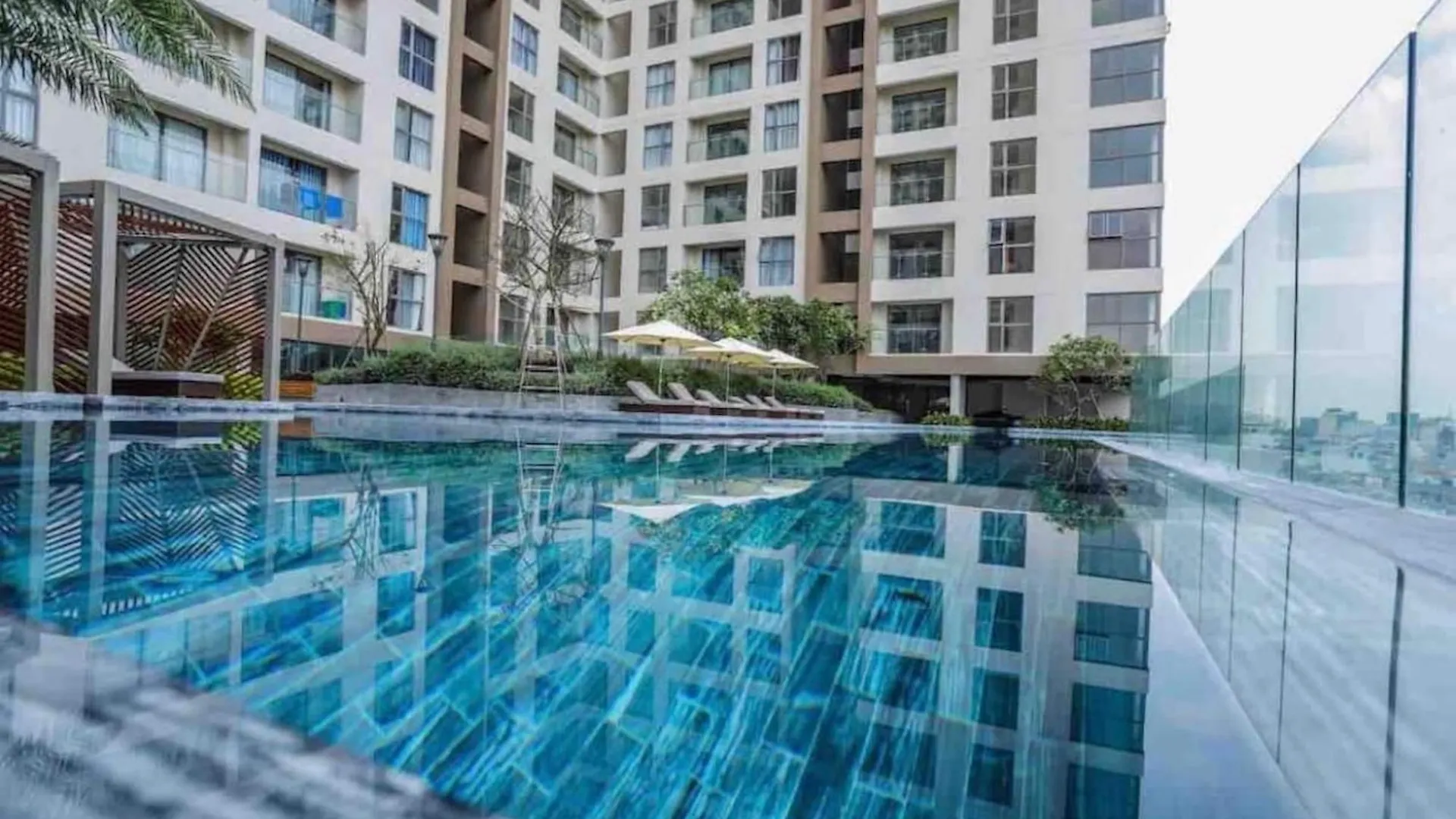 Emerald Apartment Millennium Free Pool Ho Chi Minh City