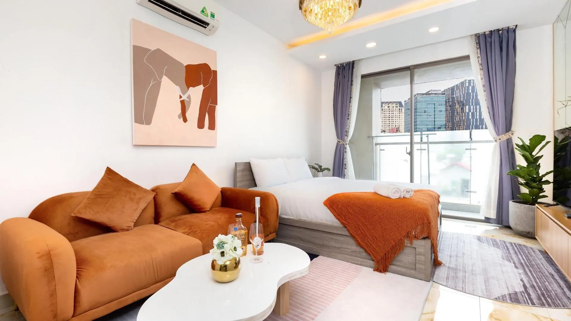 Emerald Apartment Millennium Free Pool Ho Chi Minh City