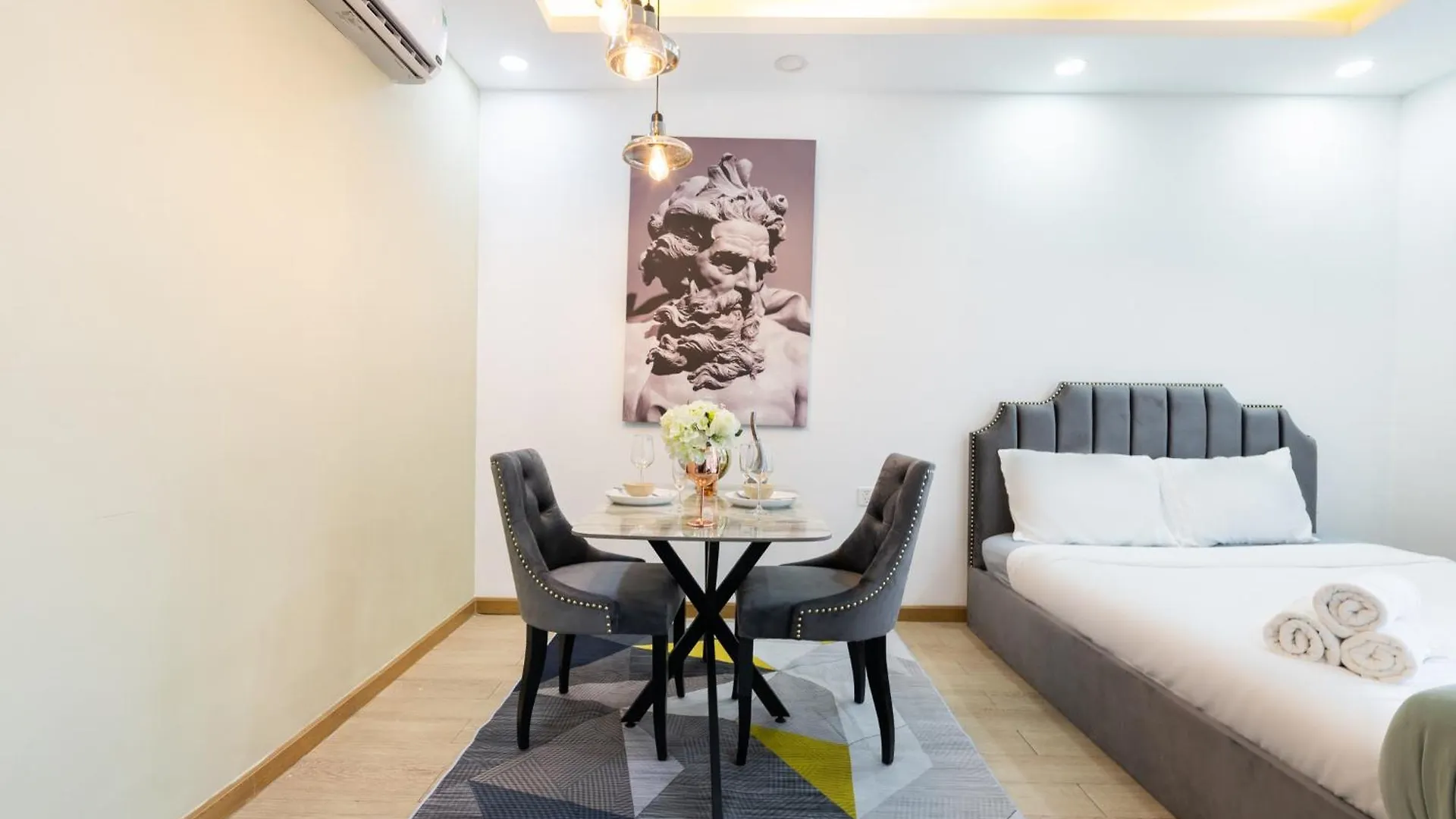 Emerald Apartment Millennium Free Pool Ho Chi Minh City Vietnam
