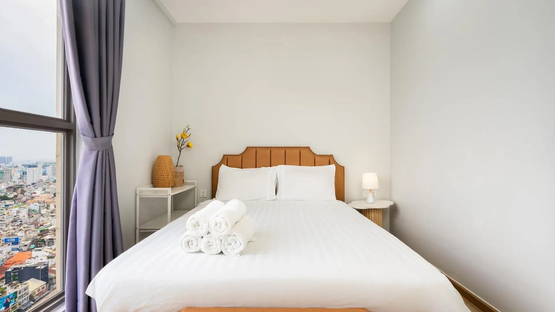 Emerald Apartment Millennium Free Pool Ho Chi Minh City